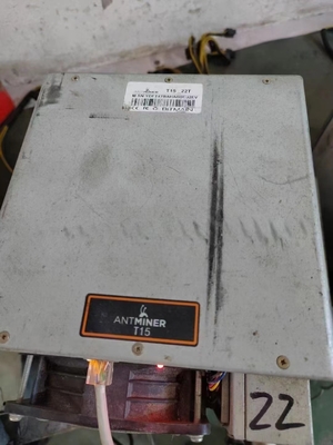 exploitation d'occasion de Bitmain Antminer T15 23TH BTC d'équipement minier de 1541W Cryptocurrency