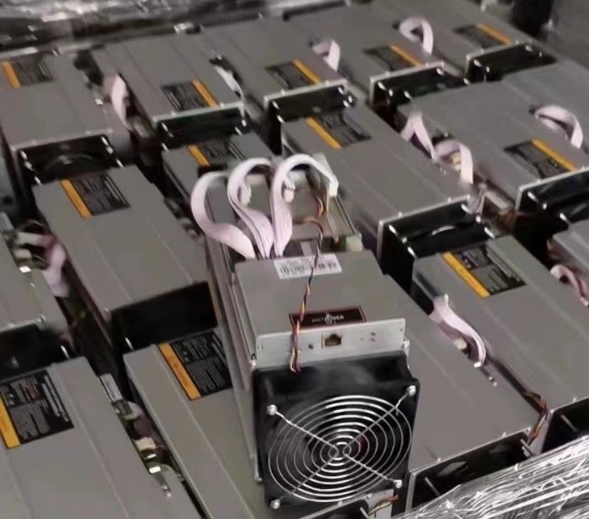 2500W Ebit Asic Miner Faible consommation d'énergie Ebit 12 44T Puissance de calcul élevée 10,5 kg